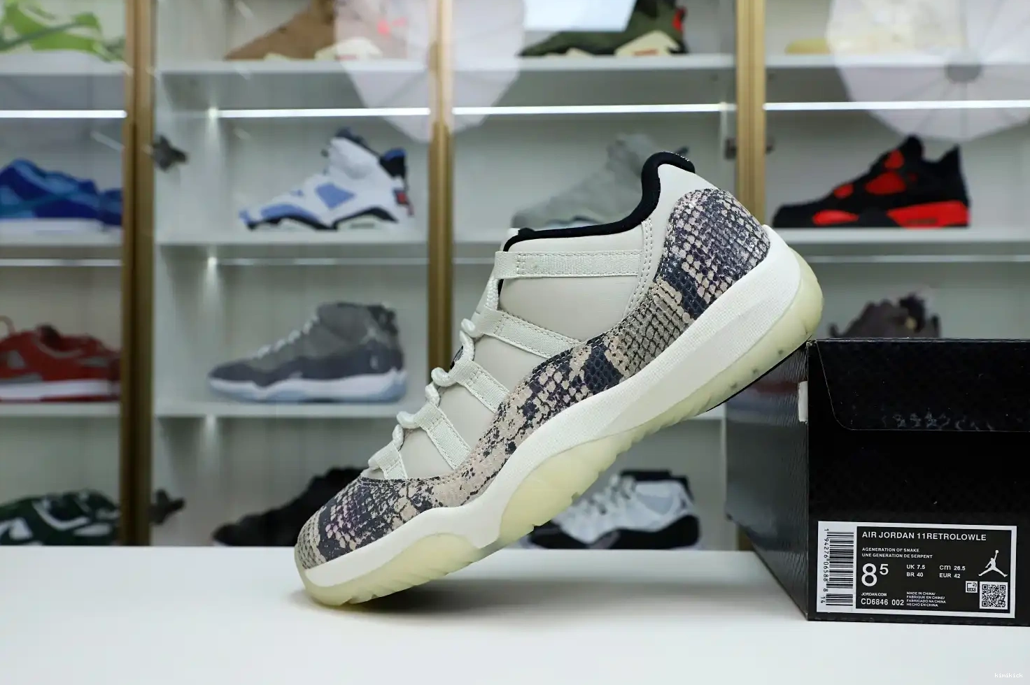 LOW AIR SNAKESKIN JORDAN LIGHT 11 Kimikick BONE 0530